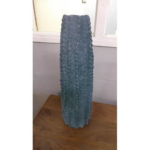 1428 - A Parlo cactus vase, H 50cms (50594133940021)   #