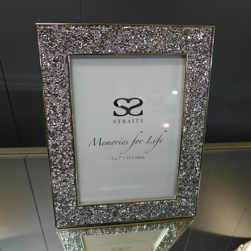 1507 - A silver photograph frame, 5