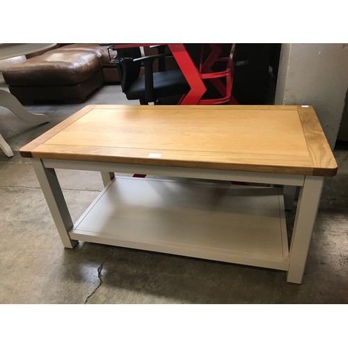 1518 - A Portland oak and painted coffee table