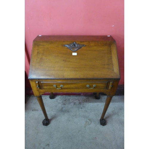 52 - A George I style mahogany bureau de dame