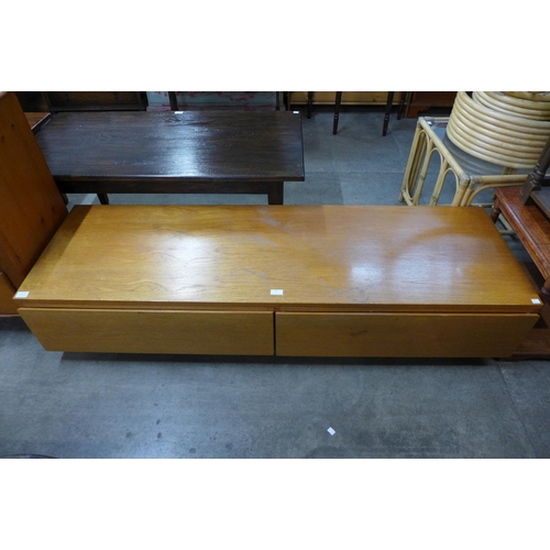 92 - A low teak media unit