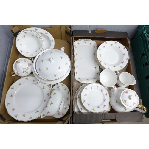 1226 - A large quantity of Sheridan tea and dinner ware **PLEASE NOTE THIS LOT IS NOT ELIGIBLE FOR POSTING ... 