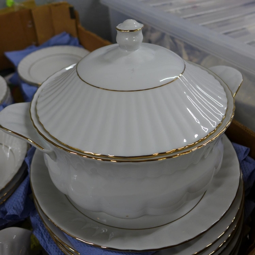 1235 - Chodziez ceramic tableware and china **PLEASE NOTE THIS LOT IS NOT ELIGIBLE FOR POSTING AND PACKING*... 