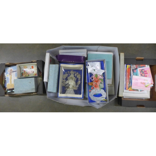 1260 - Wedding items and a box of various greetings cards **PLEASE NOTE THIS LOT IS NOT ELIGIBLE FOR POSTIN... 