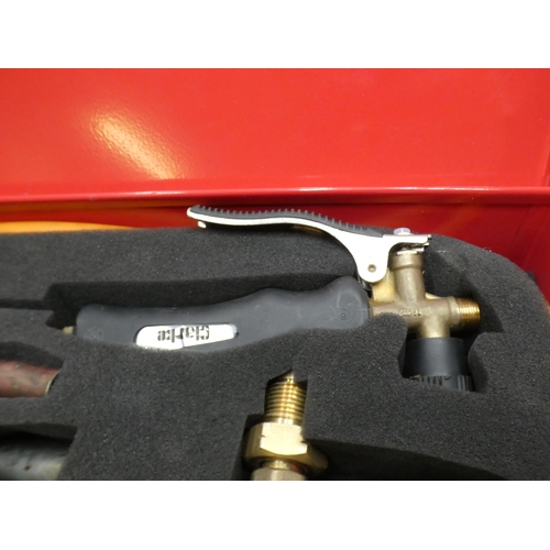 2021 - Clarke blowtorch set in metal case