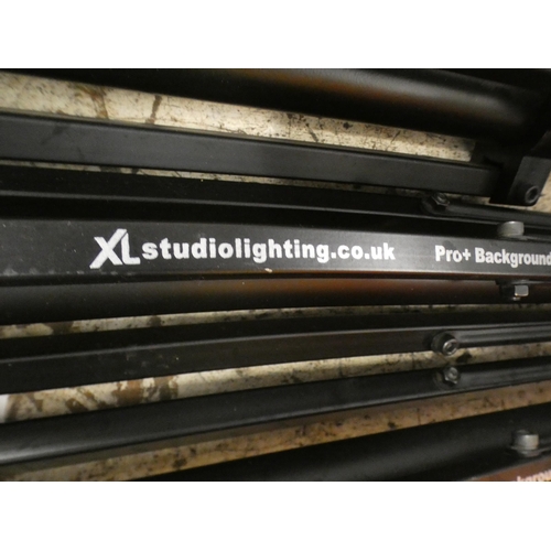 2099 - 3 XL studio lighting background support stands