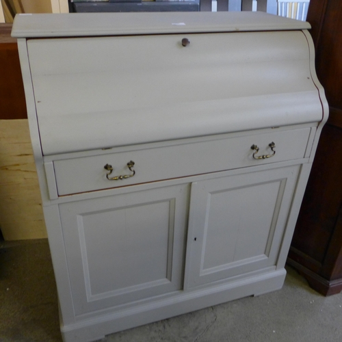 1753 - A painted reproduction bureau