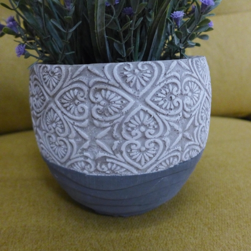 1446 - A lavender spray in a decorative ceramic pot, H 36cms (2941609)   #