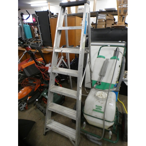 2389 - Set of industrial aluminium stepladders, 130kg capacity classic