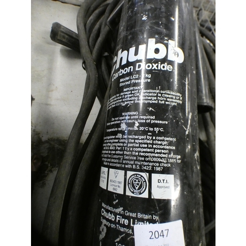 2051 - Approx. 15m, 3 lengths TSK 35-50 grade, oxy-acetylene 35mm welding cable, & Chubb CO2 fire extinguis... 