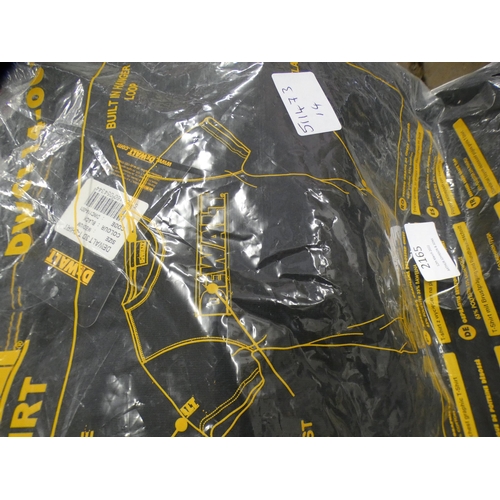 2165 - 3 Dewalt workwear T-shirts RRP £25/item with pr. of workwear trousers, size 42 X29 RRP £55