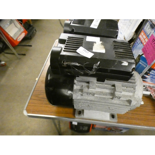 2422 - 2 Motors & Clarke submersible pump - sold as scrap * this lot is subject to VAT