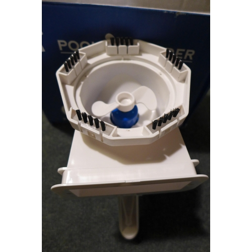 3059 - A Pool Wonder pool cleaner with two filter bags