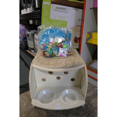 3056 - Zoofari cat house and two packs of cat toys