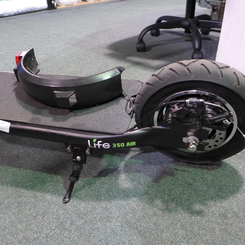 3173 - Li-Fe 350 Air electric scooter with charger (Damaged mudgaurd)
