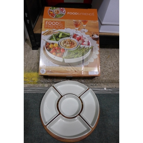 3334 - Porcelain Lazy Susan Acacia With 4 Dishes (245-211) * This lot is subject to VAT