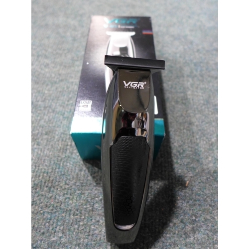 3147 - A VGR, V030 professional hair trimmer