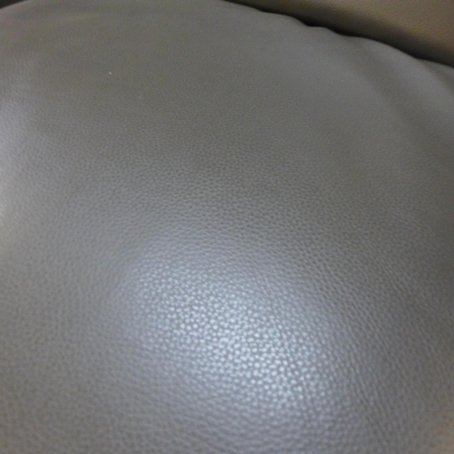 1617 - Kuka KM.A071 Pushback Leather Recliner, RRP £416.66 + VAT (4089-33) * This lot is subject to VAT