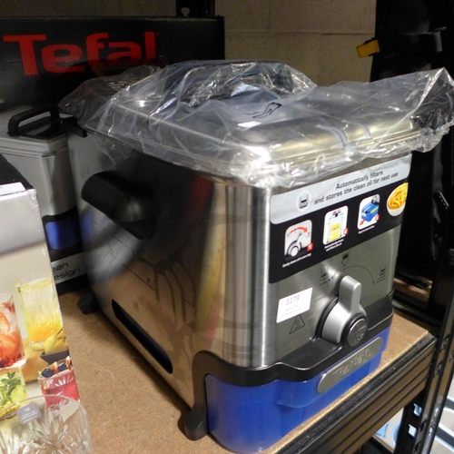 3179 - Tefal Fryer               (246-259)