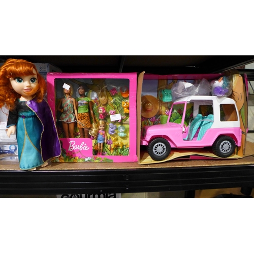 3185 - Disney Tea Time Doll and Barbie Wildlife Adventure Safari set (246-261,273)