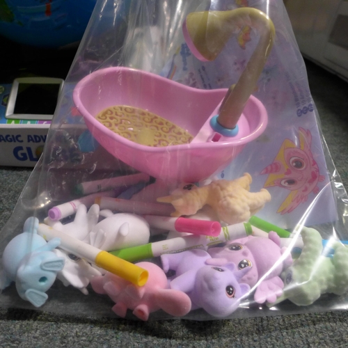 3196 - Leapfrog Adventures Globe Magic and Crayola Washimals  (247-607,615) * This lot is subject to vat