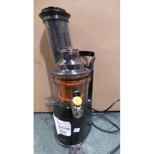 3220 - Fridja F1900/Blk Powerful masticating juicer, Original RRP £112.41 + vat (246-223)