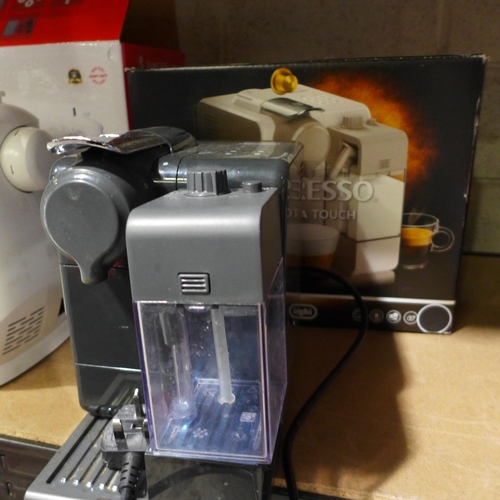 3222 - Delonghi Nespresso Coffee Machine EN560.B, Original RRP £179.99 + vat (246-213)