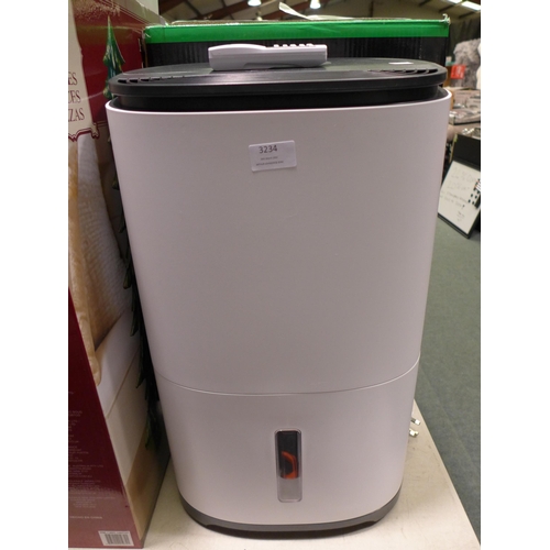 3234 - Meaco Dehumidifier 18L , Original Rrp £169.99 + Vat   (247-618) * This lot is subject to vat