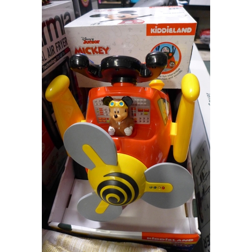 3243 - Disney Ride On   toy        (244-842)  * This lot is subject to vat