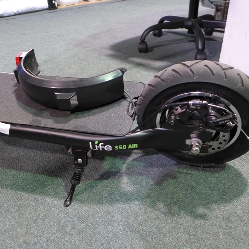 3088 - Li-Fe 350 Air electric scooter with charger (Damaged mudguard)