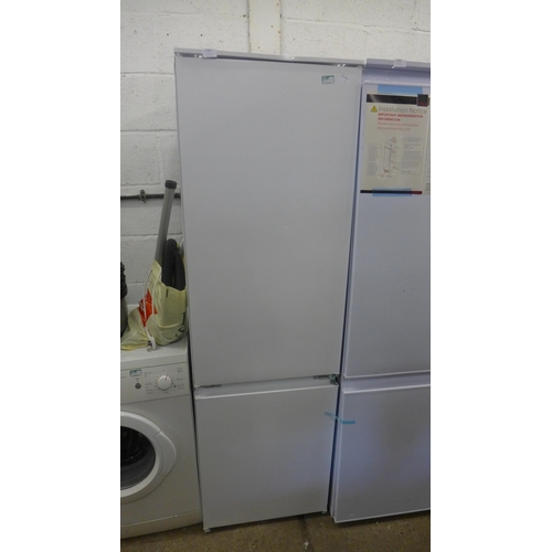 2389 - Zanussi integrated 70/30 fridge freezer