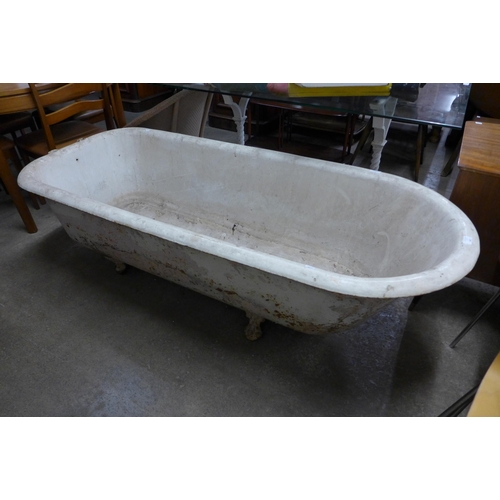 299 - A Victorian iron bath tub