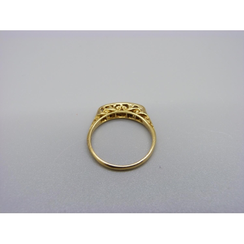 1006 - A 18ct gold, five stone diamond ring, London 1916, 2.2g, L, approximately 0.3ct diamond weight