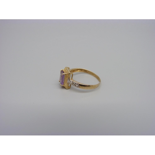 1029 - A 10kt gold ring, 1.3g, P