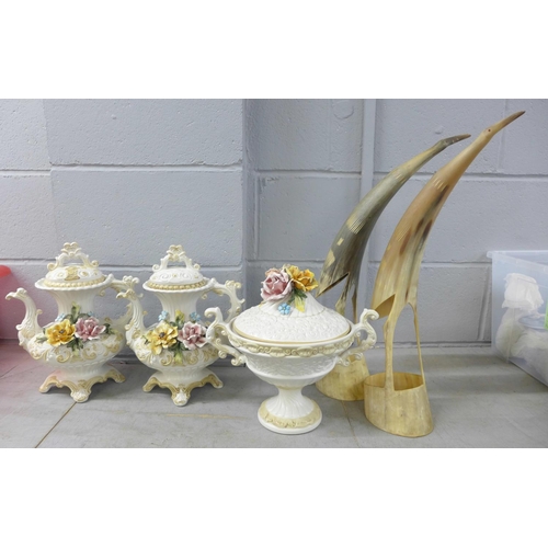 1252 - Three Capodimonte large pots and two horn bird figures**PLEASE NOTE THIS LOT IS NOT ELIGIBLE FOR POS... 