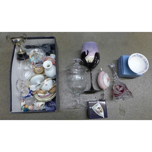 1268 - A box of glass and small ornaments, etc.**PLEASE NOTE THIS LOT IS NOT ELIGIBLE FOR POSTING AND PACKI... 