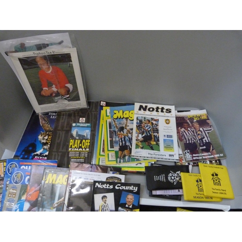 815A - Magpie Newspapers 1975-78, Notts County programmes, year books, Rothman's annuals (Sirrel, Warnock, ... 