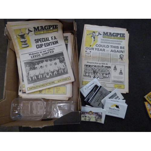 815A - Magpie Newspapers 1975-78, Notts County programmes, year books, Rothman's annuals (Sirrel, Warnock, ... 