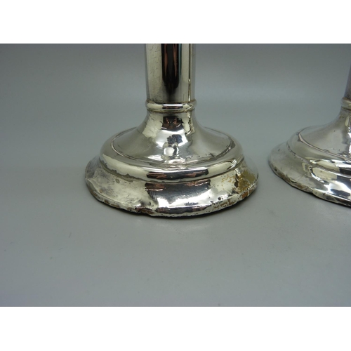 905 - A pair of silver candlesticks, worn Birmingham marks, 16.5cm, a/f