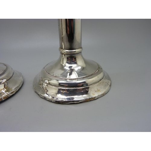 905 - A pair of silver candlesticks, worn Birmingham marks, 16.5cm, a/f