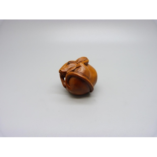 917 - A netsuke