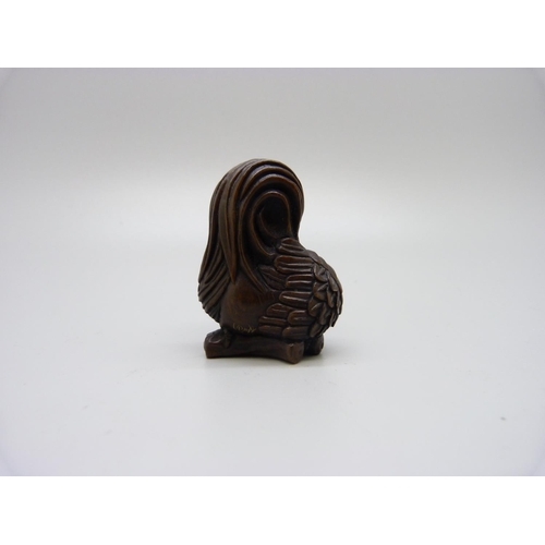 939 - A netsuke, cockerel