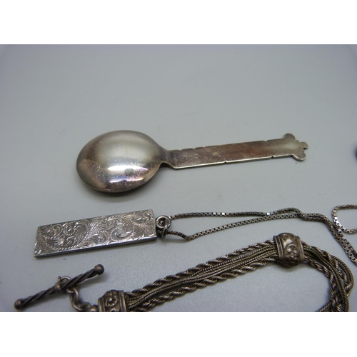 961 - A silver ingot pendant on chain, a silver bracelet, a/f, an Albertina chain, a silver ring and a Dan... 