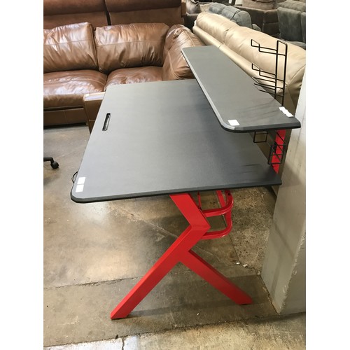 1729 - A Vatal black and red gaming desk