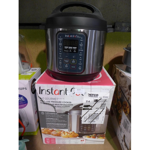 3035 - Instant Pot 9-in-1 Gourmet (247-211)  * This lot is subject to vat