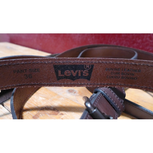 3167 - 6 Men's brown belts * this lot is subject to VAT