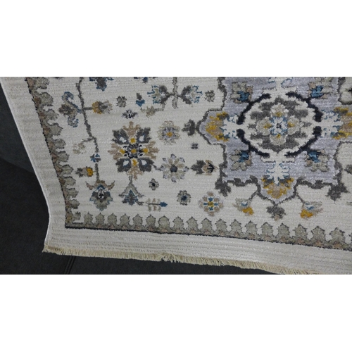 1434 - An ivory ground full pile carpet, Ziegler design, 200 x 300 (double knot)