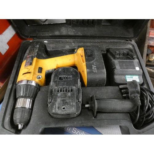 2021 - JCB 18V cordless drill - 2 batteries, charger & case