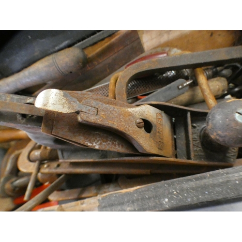 2064 - Carpenter's tool box with approx. 30 vintage tools inc. Record No. 070 box scraper plane