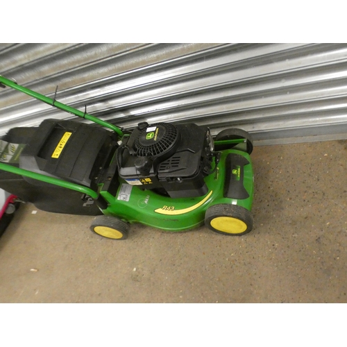 2074 - John Deere R43 petrol-driven lawnmower & collector - W, starts with quickstart since being stored